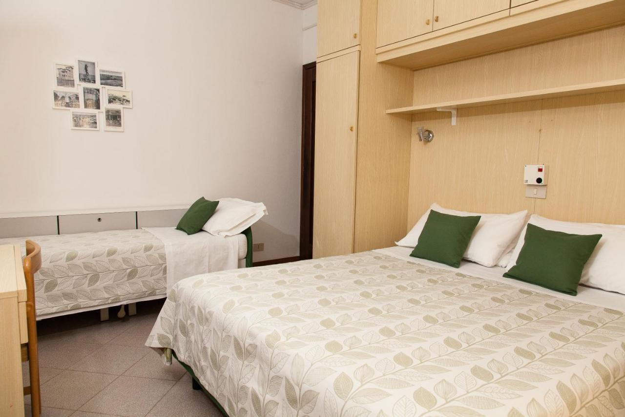Hotel Desiree Линьяно-Саббьядоро Экстерьер фото