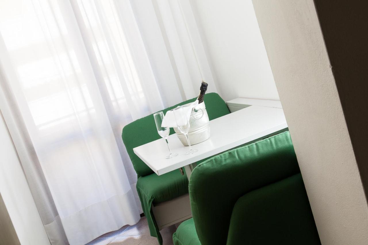 Hotel Desiree Линьяно-Саббьядоро Экстерьер фото