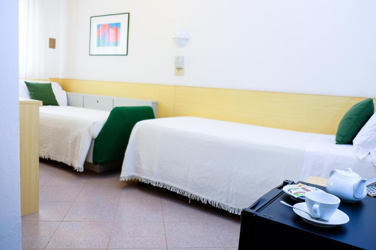 Hotel Desiree Линьяно-Саббьядоро Экстерьер фото